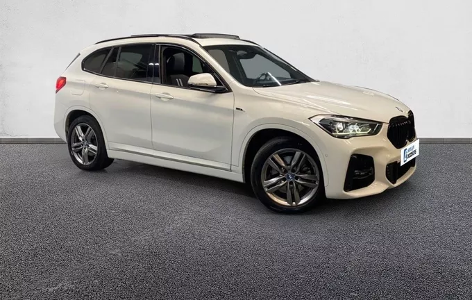 BMW X1 xDrive 25e 220 ch BVA6 M Sport extérieur trois quart avant droit 2127960