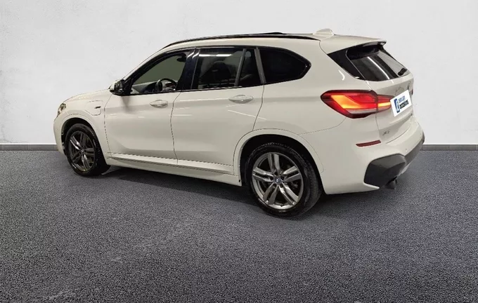 BMW X1 xDrive 25e 220 ch BVA6 M Sport extérieur trois quart arrière gauche 2127960