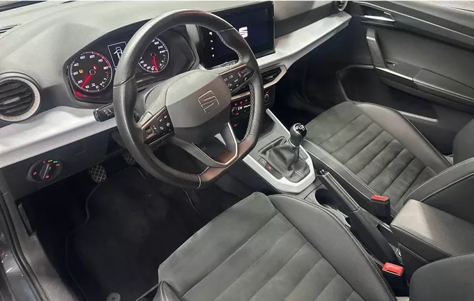 SEAT ARONA 1.0 TSI 95 ch Start/Stop BVM5 Urban photo 13 2129951