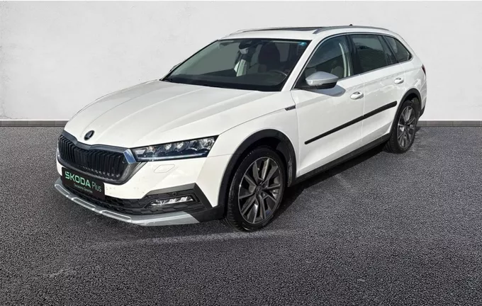 SKODA OCTAVIA Combi 2.0 TDI 200 ch DSG7 4x4 Scout extérieur trois quart avant gauche 2133041