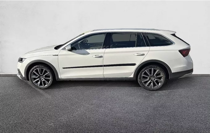 SKODA OCTAVIA Combi 2.0 TDI 200 ch DSG7 4x4 Scout extérieur trois quart arrière gauche 2133041