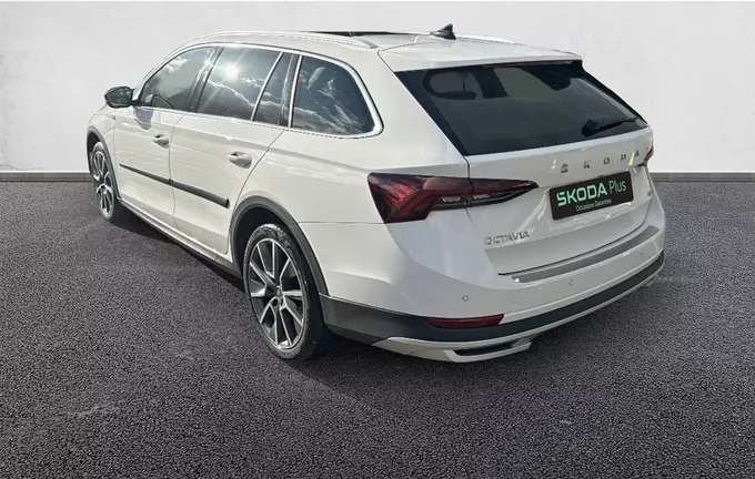 SKODA OCTAVIA Combi 2.0 TDI 200 ch DSG7 4x4 Scout photo 11 2133041