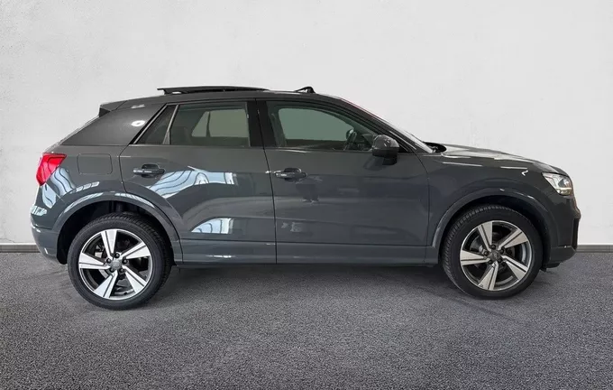 AUDI Q2 35 TFSI COD 150 S tronic 7 Design Luxe extérieur côté droit 2130679