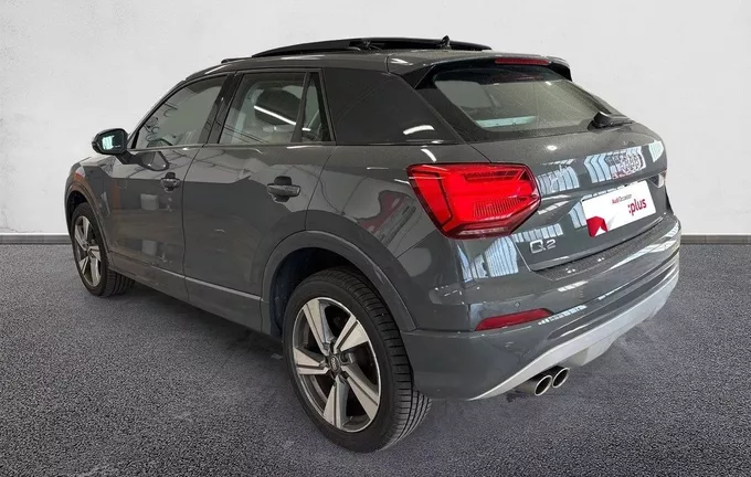 AUDI Q2 35 TFSI COD 150 S tronic 7 Design Luxe extérieur trois quart arrière gauche 2130679