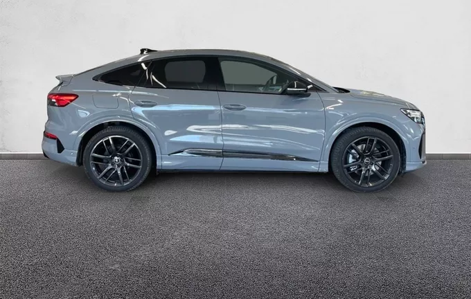 AUDI Q4 E-TRON Q4 Sportback e-tron Performance extérieur côté droit 9501
