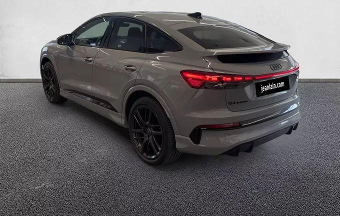 AUDI Q4 E-TRON Q4 Sportback e-tron Performance extérieur trois quart arrière gauche 9501