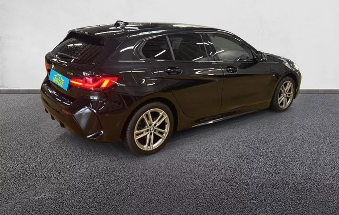 BMW SERIE 1 118i 136 ch M Sport extérieur trois quart arrière droit 213451