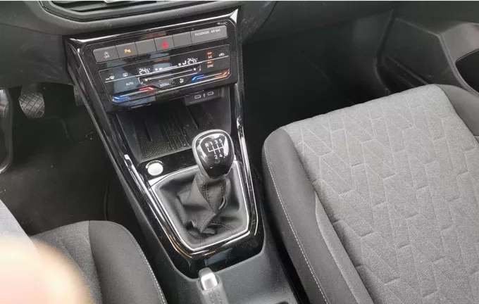 VOLKSWAGEN T-CROSS 1.0 TSI 116 Start/Stop BVM6 VW Edition photo 16 2124815