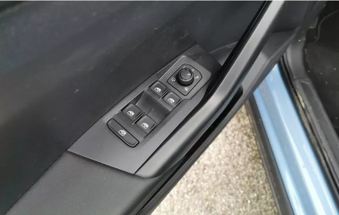 VOLKSWAGEN T-CROSS 1.0 TSI 116 Start/Stop BVM6 VW Edition photo 17 2124815
