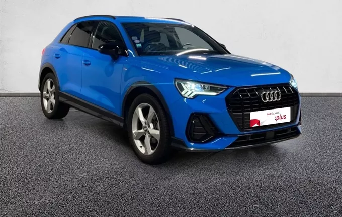 AUDI Q3 35 TFSI 150 ch S tronic 7 S line extérieur trois quart avant droit 2125431