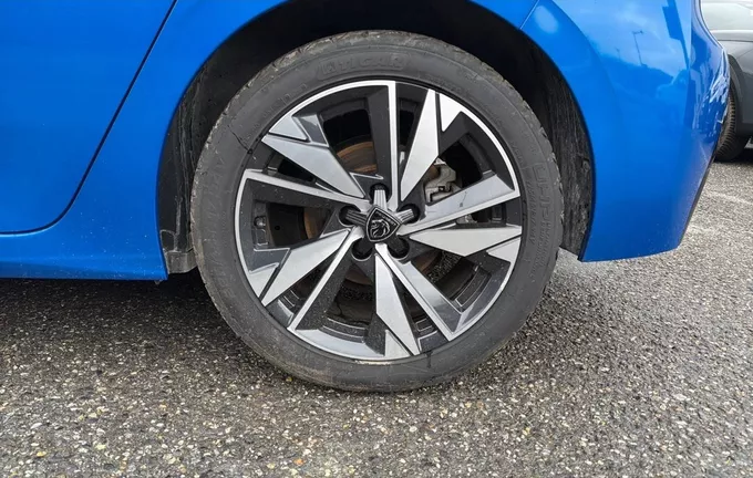 PEUGEOT 308 PureTech 130ch S&S BVM6 Allure photo 13 3013121