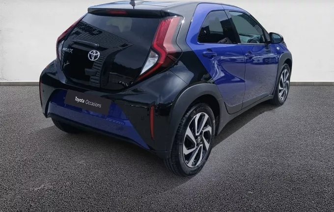 TOYOTA AYGO X 1.0 VVT-i 72 S-CVT Design extérieur trois quart arrière droit 1103319
