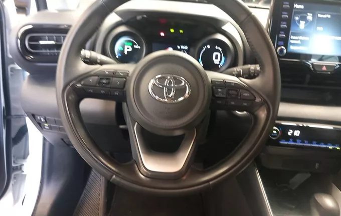 TOYOTA YARIS Hybride 116h Design photo 9 945756