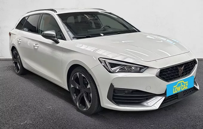 CUPRA LEON Sportstourer 1.5 eTSI 150 ch DSG7 V extérieur trois quart avant droit 213592