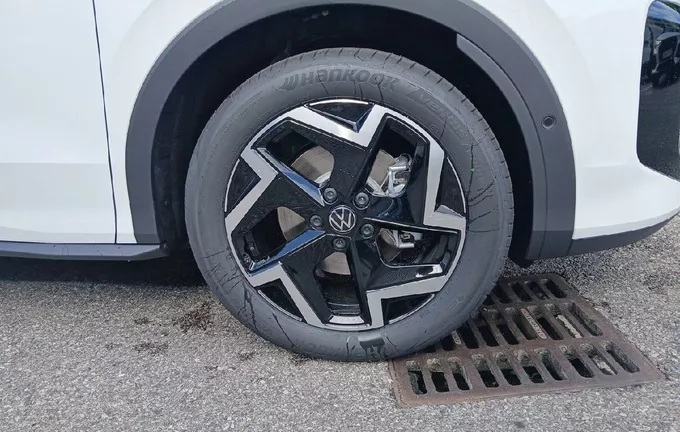 VOLKSWAGEN T-ROC 1.5 eTSI EVO2 Hybrid 150 ch DSG7 R-Line photo 9 1108