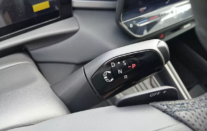VOLKSWAGEN T-ROC 1.5 eTSI EVO2 Hybrid 150 ch DSG7 R-Line photo 13 1108