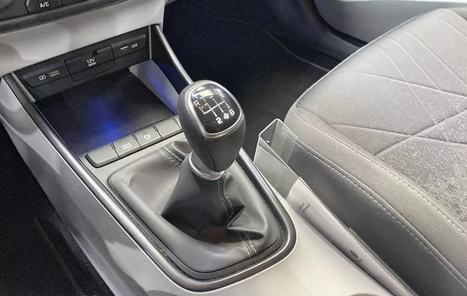 HYUNDAI BAYON 1.0 T-GDi 100 Hybrid 48V Intuitive photo 13 14038