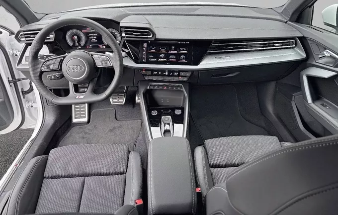 AUDI A3 Sportback TFSI e Hybride rechargeable 204 S tronic 6 S line photo 18 5657