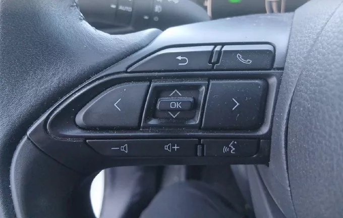 TOYOTA YARIS CROSS Hybride 130h 2WD Design photo 12 1103577