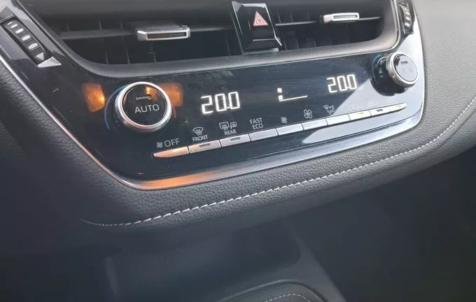 TOYOTA COROLLA Hybride 122h Design photo 14 1103995