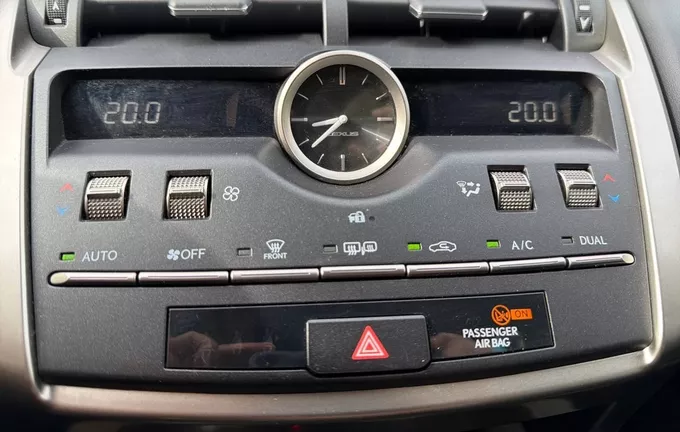 LEXUS NX 300h 2WD Pack photo 14 1103375