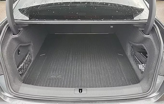 AUDI A4 35 TFSI 150 S tronic 7 Competition photo 10 2121324