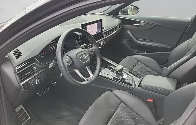 AUDI A4 35 TFSI 150 S tronic 7 Competition photo 11 2121324