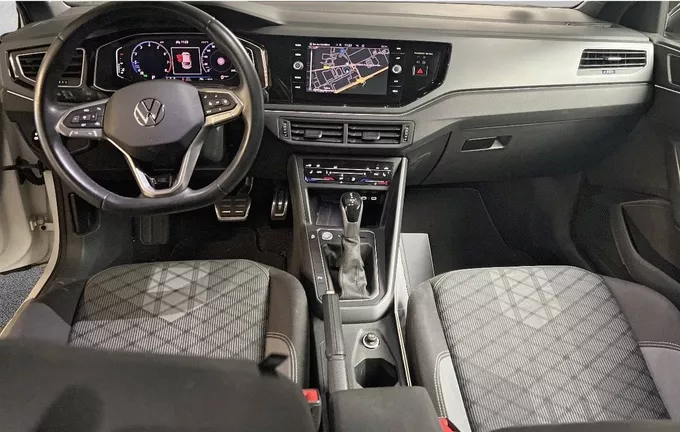 VOLKSWAGEN TAIGO 1.0 TSI 110 DSG7 R-Line extérieur trois quart avant droit 2131757