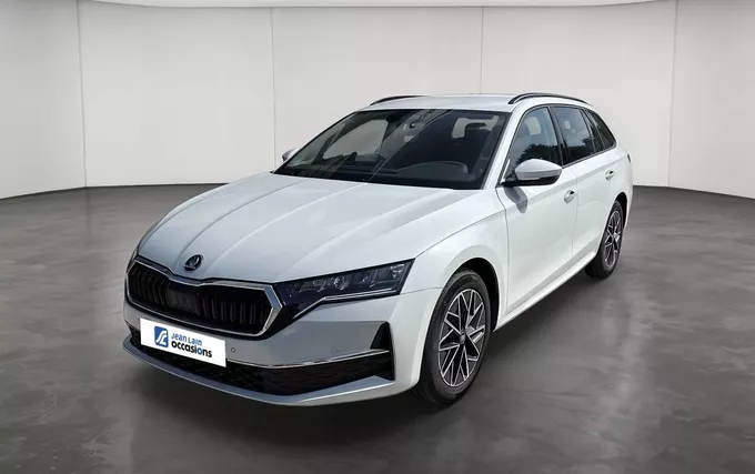 SKODA OCTAVIA Combi 1.5 TSI Hybrid 150 ch ACT DSG7 Selection extérieur trois quart avant gauche 2131908