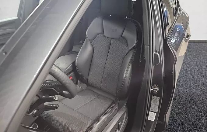 AUDI Q5 35 TDI 163 S tronic 7 S line photo 20 2128501