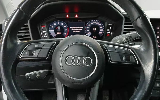 AUDI A1 Sportback 30 TFSI 110 ch S tronic 7 Design photo 12 2132017