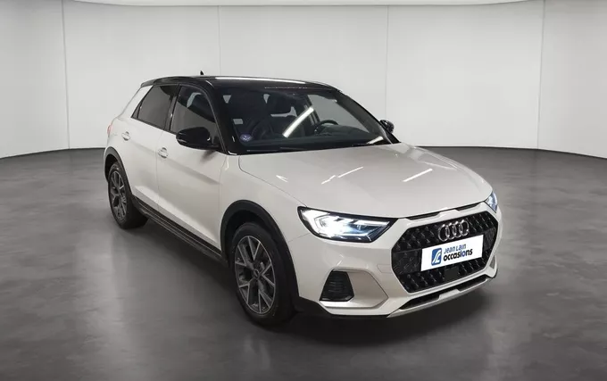 AUDI A1 Citycarver 30 TFSI 116 ch BVM6 Design Luxe extérieur trois quart avant droit 2131945