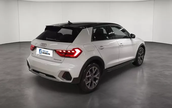 AUDI A1 Citycarver 30 TFSI 116 ch BVM6 Design Luxe extérieur trois quart arrière droit 2131945