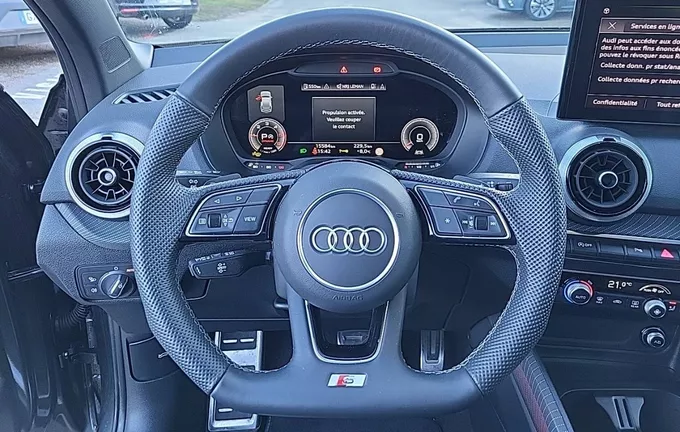 AUDI Q2 35 TDI 150 S tronic 7 Black Edition photo 12 2124700
