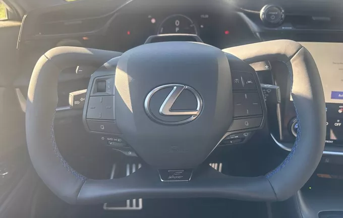 LEXUS RZ 550e F SPORT photo 12 180637