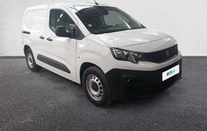 PEUGEOT PARTNER FOURGON ELECTRIQUE E-PARTNER FOURGON M 800 KG 136 CH BATTERIE 50 KWH extérieur trois quart avant droit 945470