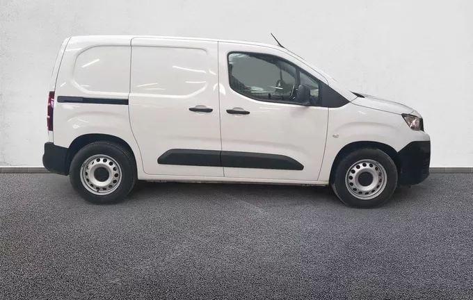 PEUGEOT PARTNER FOURGON ELECTRIQUE E-PARTNER FOURGON M 800 KG 136 CH BATTERIE 50 KWH extérieur côté droit 945470