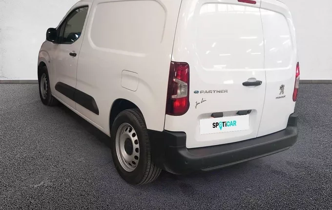 PEUGEOT PARTNER FOURGON ELECTRIQUE E-PARTNER FOURGON M 800 KG 136 CH BATTERIE 50 KWH extérieur trois quart arrière gauche 945470