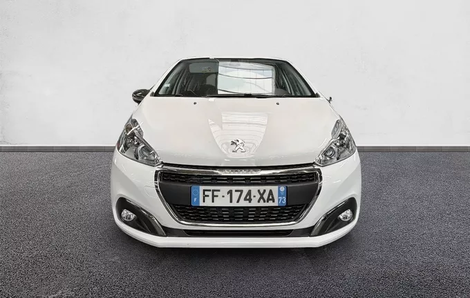 PEUGEOT 208 PureTech 82ch S&S BVM5 Signature extérieur avant 213616