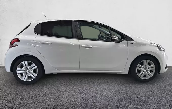 PEUGEOT 208 PureTech 82ch S&S BVM5 Signature extérieur côté droit 213616