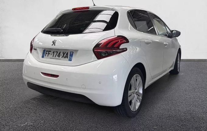 PEUGEOT 208 PureTech 82ch S&S BVM5 Signature extérieur trois quart arrière droit 213616
