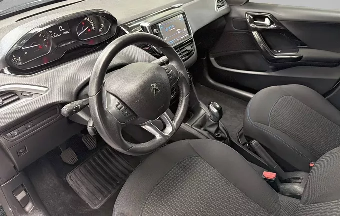 PEUGEOT 208 PureTech 82ch S&S BVM5 Signature photo 11 213616