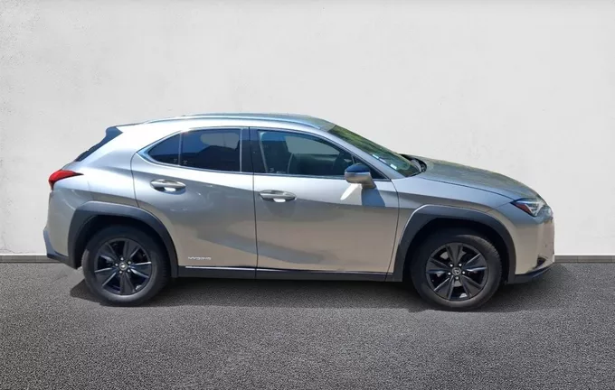 LEXUS UX 250h 4WD Luxe extérieur côté droit 1103675