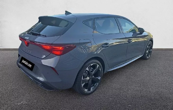 CUPRA LEON 1.5 eTSI Hybrid 150 ch DSG7 V extérieur trois quart arrière droit 1680