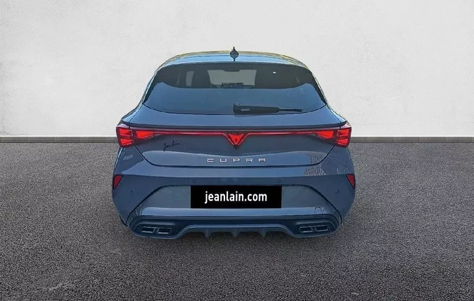 CUPRA LEON 1.5 eTSI Hybrid 150 ch DSG7 V extérieur arrière 1680