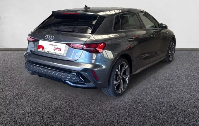 AUDI A3 Sportback TDI 150 S tronic 7 S line extérieur trois quart arrière droit 2126776