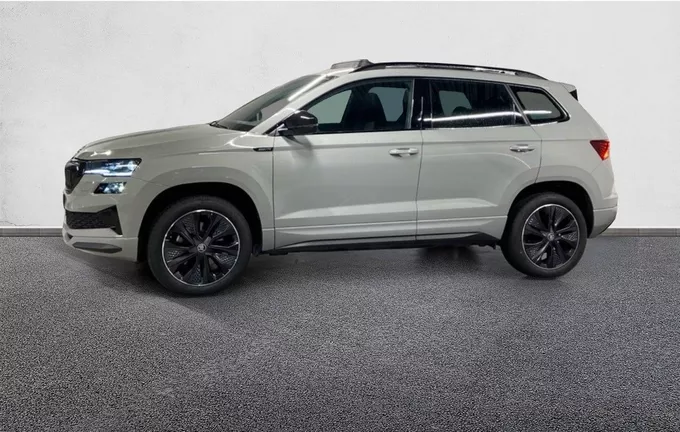 SKODA KAROQ 1.5 TSI Evo 2 150 ch ACT DSG7 Sportline extérieur trois quart arrière gauche 2128357