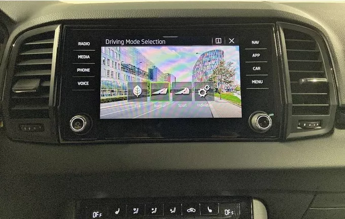SKODA KAROQ 1.5 TSI Evo 2 150 ch ACT DSG7 Sportline photo 19 2128357