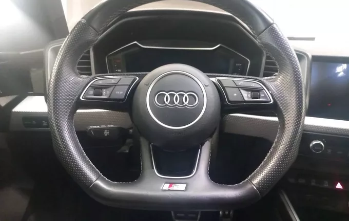 AUDI A1 Sportback 35 TFSI 150 ch S tronic 7 S Line photo 9 945228