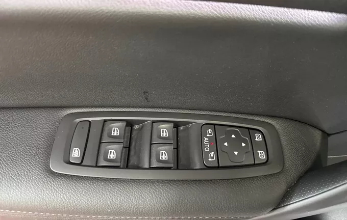 RENAULT MEGANE IV Estate TCe 140 EDC Techno photo 20 2130142